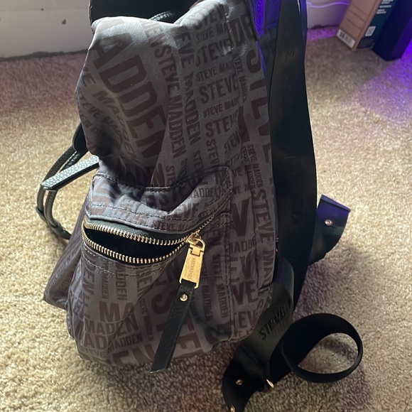 NEVER USED Steve Madden Backpack Black/Grey /w Gold Detail - Picture 2 of 4